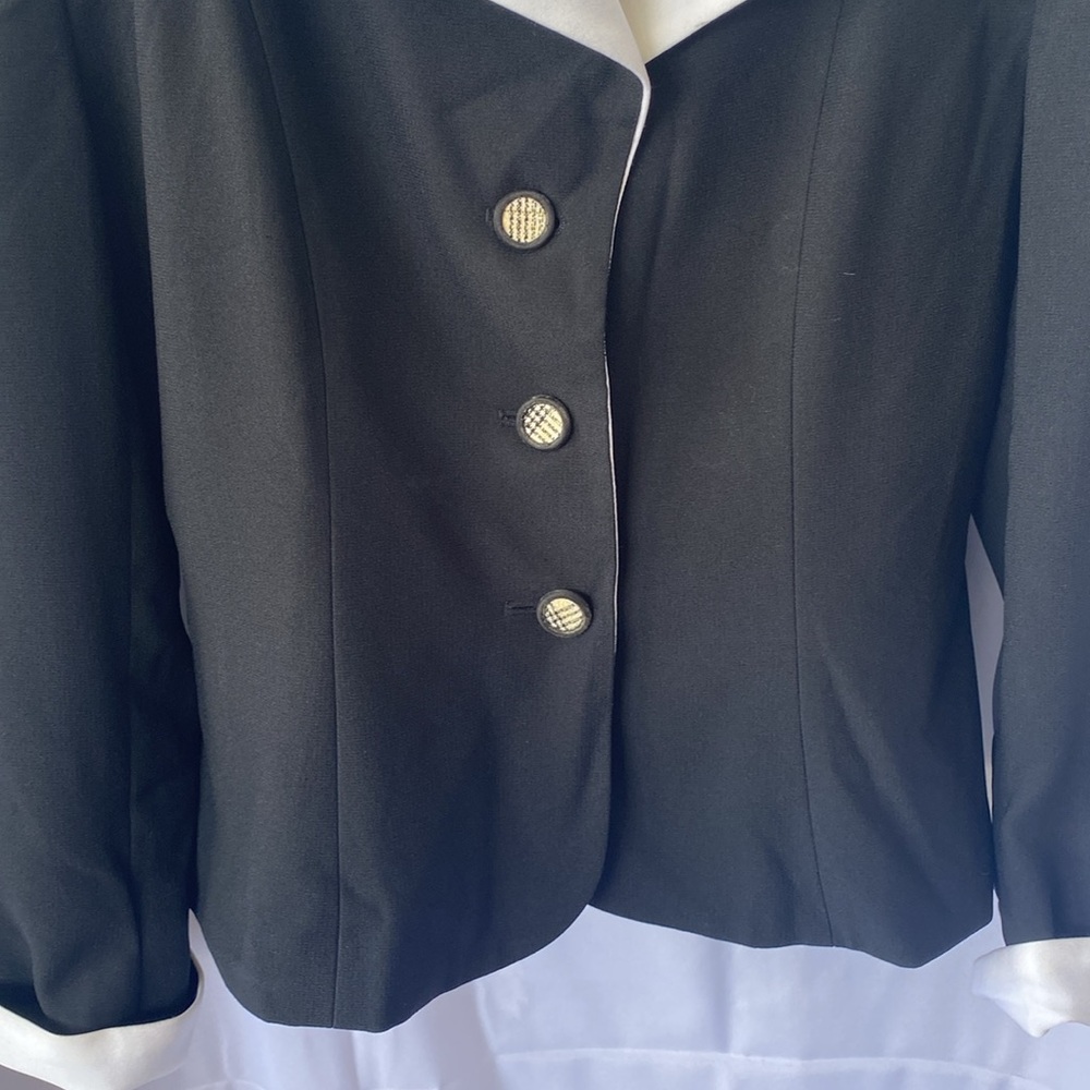 It’d black evening jacket - Picture 3 of 7